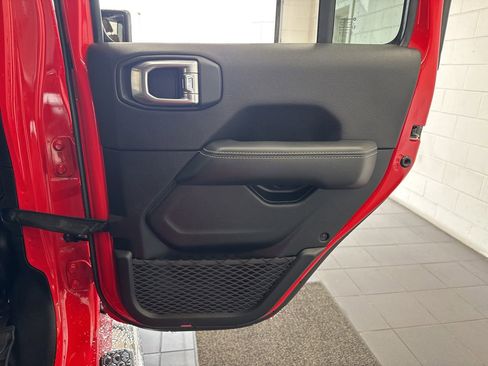 Used 2021 Jeep Wrangler Unlimited Sahara w/ LED Lighting Group AWD/4WD image 51