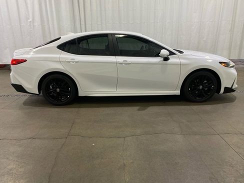 New 2026 Toyota Camry SE w/ Convenience Package image 2