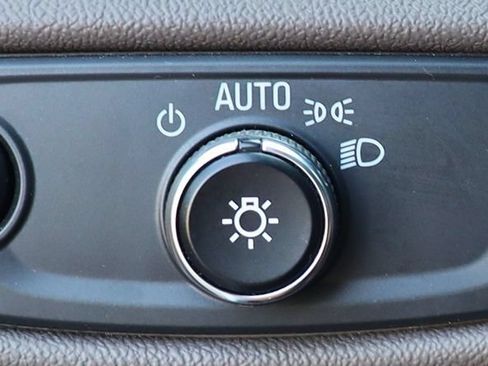 Used 2020 Chevrolet Malibu LS FWD image 39