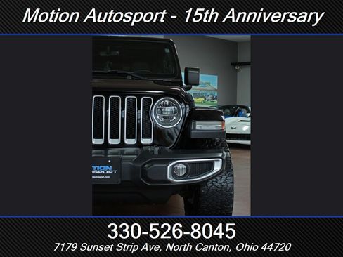 Used 2018 Jeep Wrangler Unlimited Sahara w/ Uconnect 4C Nav & Sound Group AWD/4WD image 6