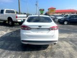 Used 2017 Ford Fusion SE image 6