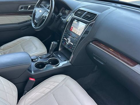Certified 2017 Ford Explorer Platinum AWD/4WD image 17