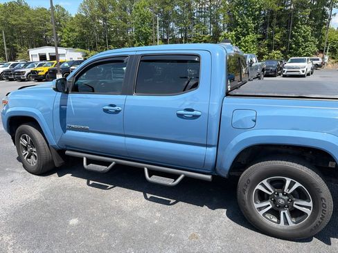 Used 2019 Toyota Tacoma TRD Sport RWD image 4
