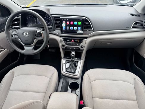 Used 2018 Hyundai Elantra SE image 18