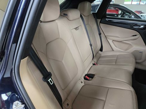 Used 2021 Porsche Macan AWD/4WD image 31
