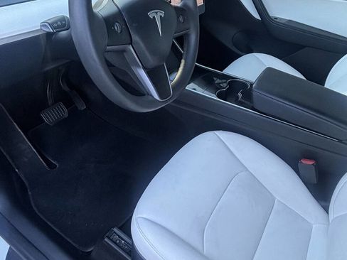 Used 2020 Tesla Model Y Long Range AWD/4WD image 16