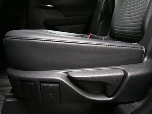 Used 2023 Toyota Highlander XSE image 23