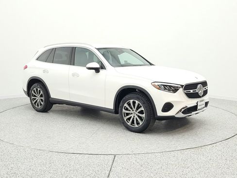 Used 2024 Mercedes-Benz GLC 300 image 3