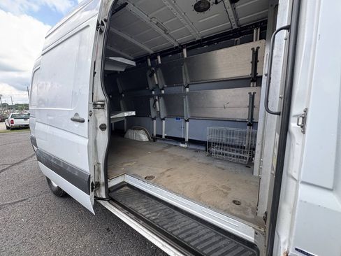 Used 2015 Mercedes-Benz Sprinter 2500 image 21