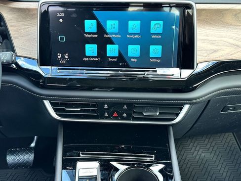 New 2026 Volkswagen Atlas SE FWD image 22