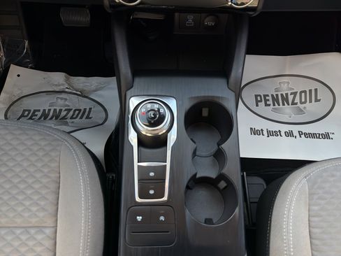 Used 2022 Ford Escape SE image 15