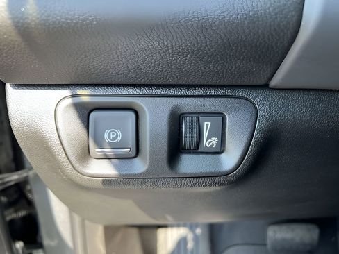 Certified 2023 GMC Acadia SLT w/ Trailering Package image 18