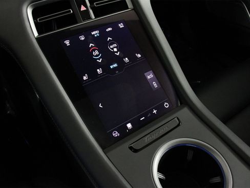 Used 2025 Porsche Taycan 4S image 18