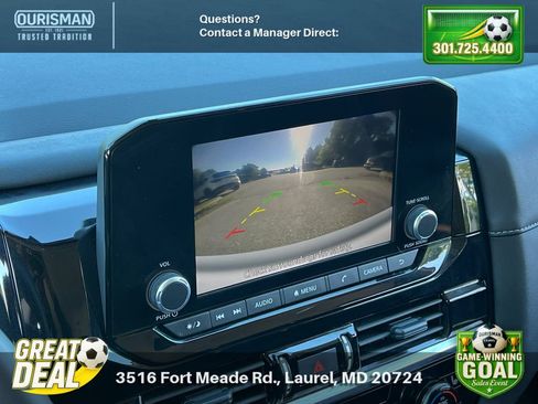 Used 2025 Nissan Pathfinder SV FWD image 11