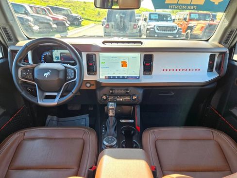 Used 2023 Ford Bronco Heritage Edition AWD/4WD image 15