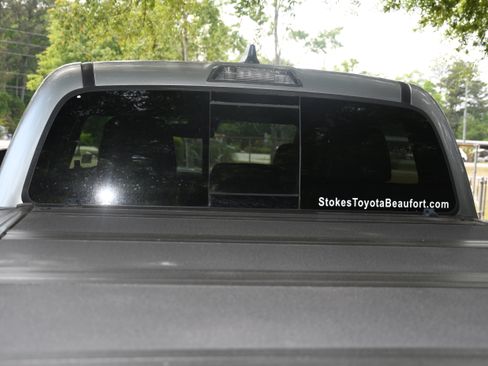 Certified 2022 Toyota Tacoma TRD Sport w/ TRD Premium Sport Package AWD/4WD image 18