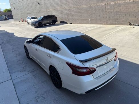 Used 2017 Nissan Altima 2.5 SR w/ Midnight Edition Package image 7