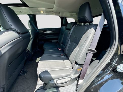 Used 2027 INFINITI QX60 Pure w/ Cargo Package FWD image 26