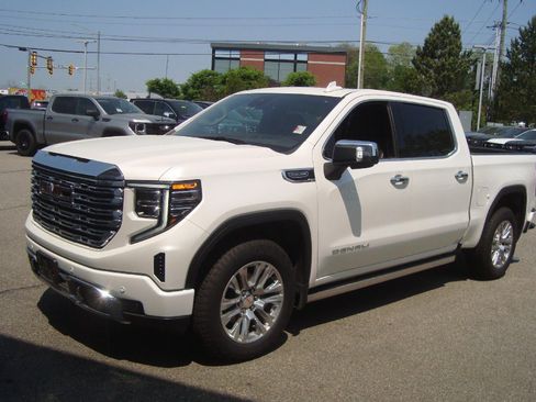 Used 2024 GMC Sierra 1500 Denali w/ Technology Package image 1