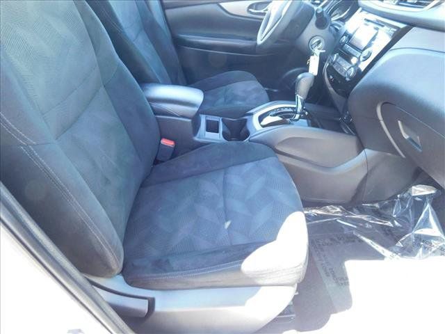 Used 2015 Nissan Rogue S FWD image 27