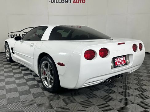 Used 2004 Chevrolet Corvette Coupe w/ Roof Package RWD image 4