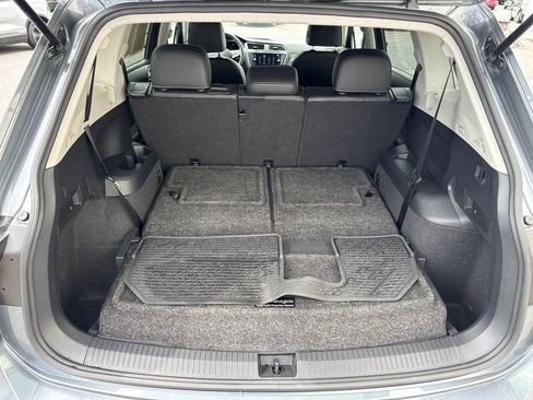 Used 2022 Volkswagen Tiguan SE FWD image 12