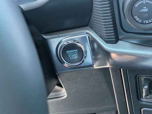 Used 2025 Ford F150 Raptor AWD/4WD image 19