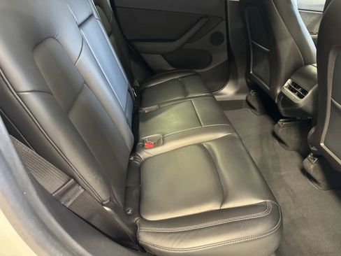 Used 2020 Tesla Model Y Long Range image 7