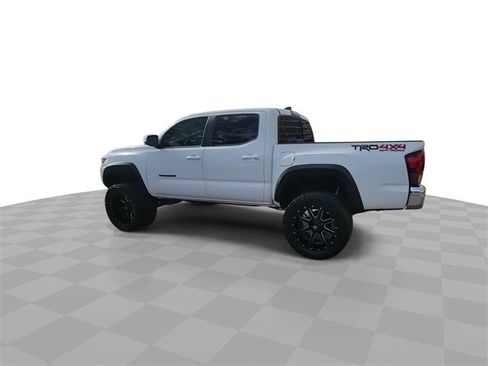 Used 2019 Toyota Tacoma TRD Off-Road image 6