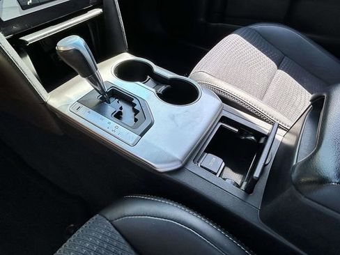Used 2014 Toyota Camry SE FWD image 17