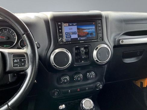 Used 2012 Jeep Wrangler Unlimited Rubicon w/ Dual Top Group image 6