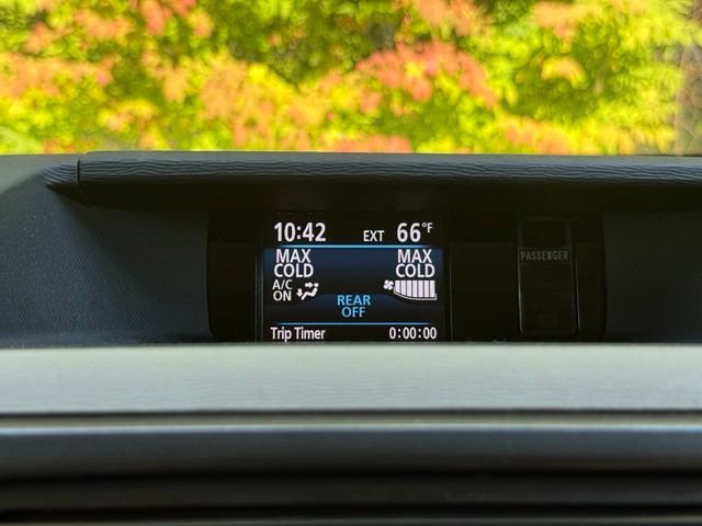 Used 2012 Toyota Sienna XLE FWD image 36