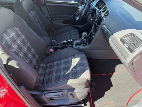 Used 2018 Volkswagen Golf 4-Door image 28