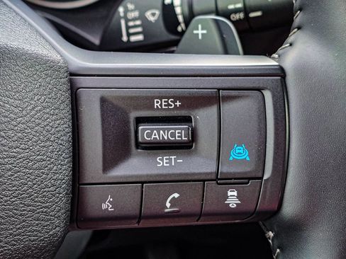 Used 2025 Nissan Rogue SV AWD/4WD image 24