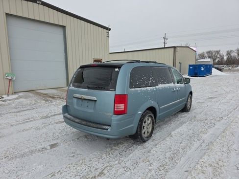 Used 2010 Chrysler Town & Country Touring w/ Heated Seat Group image 7