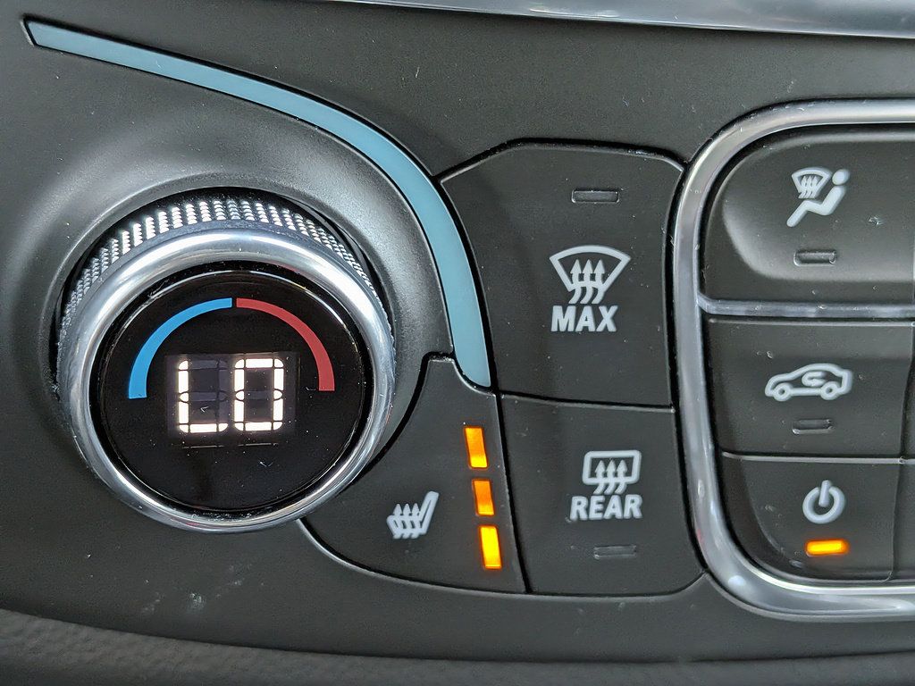 Used 2023 Chevrolet Traverse RS AWD/4WD image 23