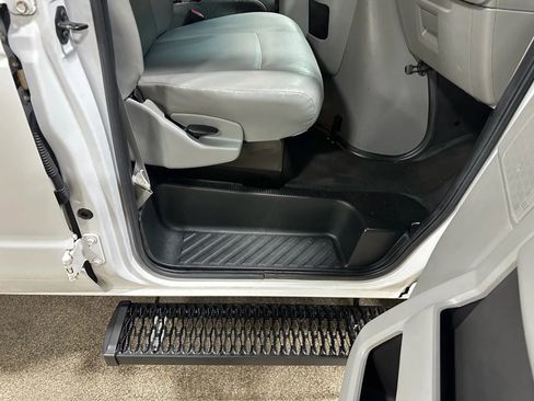 Used 2013 Ford E-150 and Econoline 150 w/ PWR Group image 34