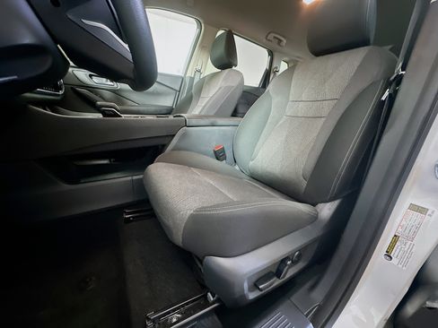 Used 2024 Nissan Rogue SV AWD/4WD image 13