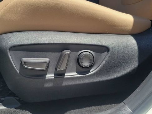 Used 2025 Toyota RAV4 XLE w/ Convenience Package FWD image 16