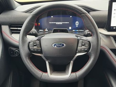 Used 2025 Ford Explorer ST-Line w/ ST-Line Street Pack image 15