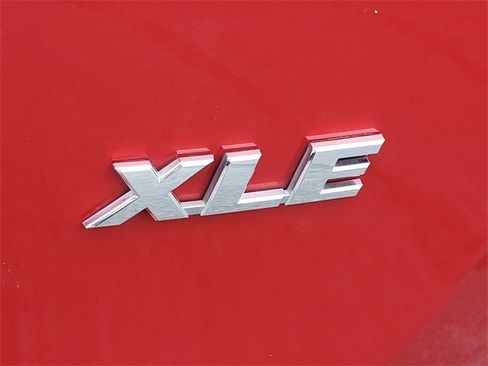 Used 2017 Toyota RAV4 XLE w/ Premium Special Value Package image 13