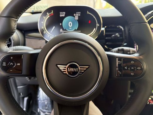 Certified 2023 MINI Cooper 2-Door Hardtop FWD image 13