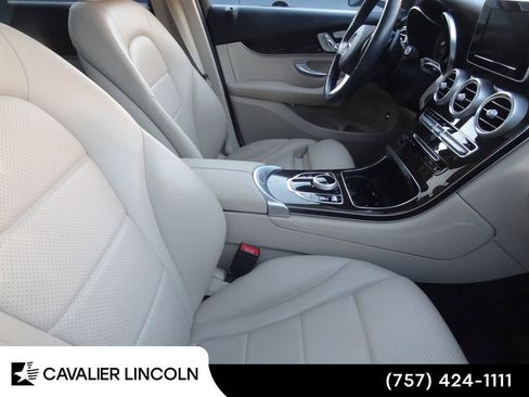 Used 2019 Mercedes-Benz GLC 300 4MATIC image 15