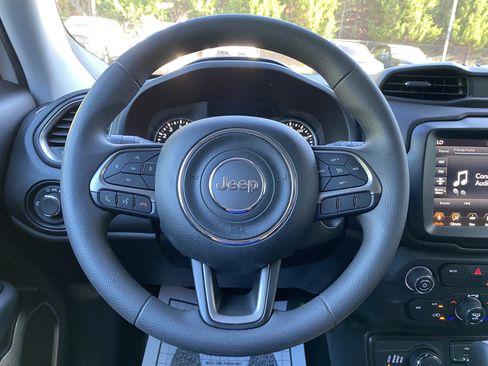 Used 2022 Jeep Renegade Sport w/ Sport Appearance Group AWD/4WD image 18