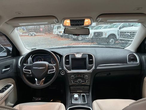 Used 2021 Chrysler 300 Touring L image 26