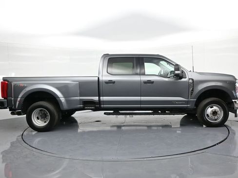 Used 2025 Ford F350 XLT image 5