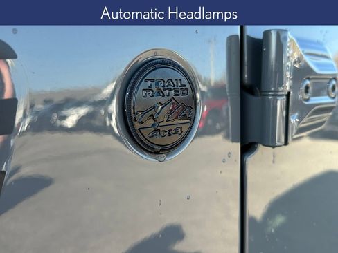 Used 2021 Jeep Gladiator Willys image 16