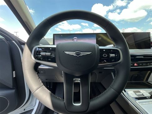 Used 2026 Genesis GV70 2.5T image 11