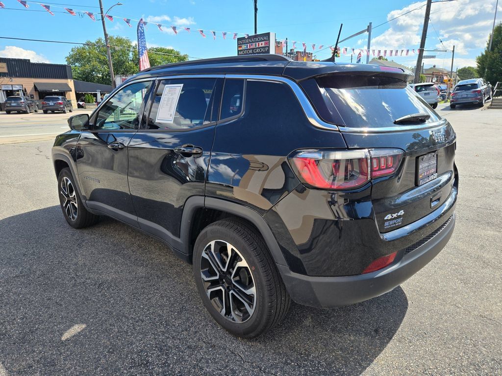 Used 2023 Jeep Compass Limited w/ Sun and Sound Group AWD/4WD image 4