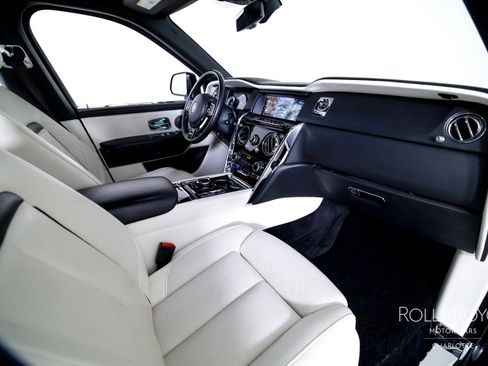Used 2022 Rolls-Royce Cullinan image 33